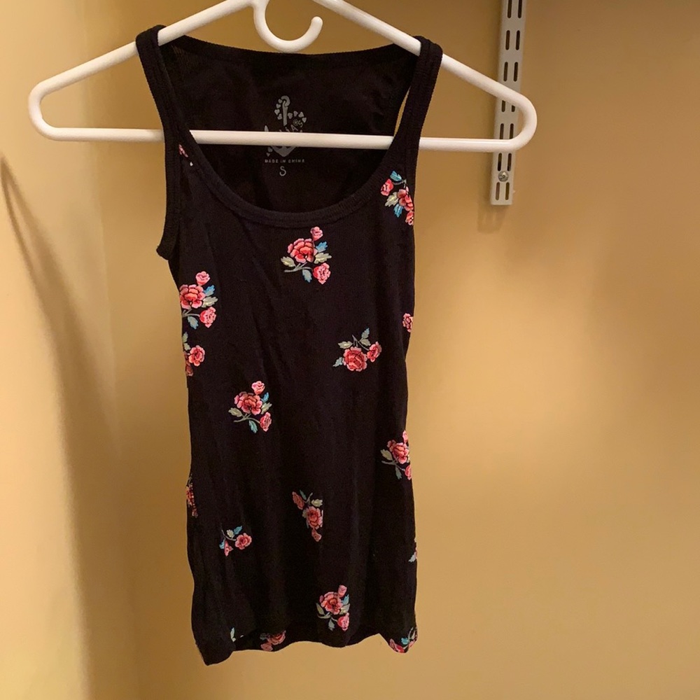 Delia’s Black & Floral Tank Top